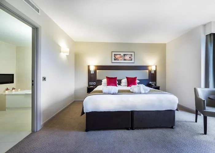 Heston Hyde Hotel