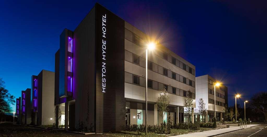 Heston Hyde Hotel 4*
