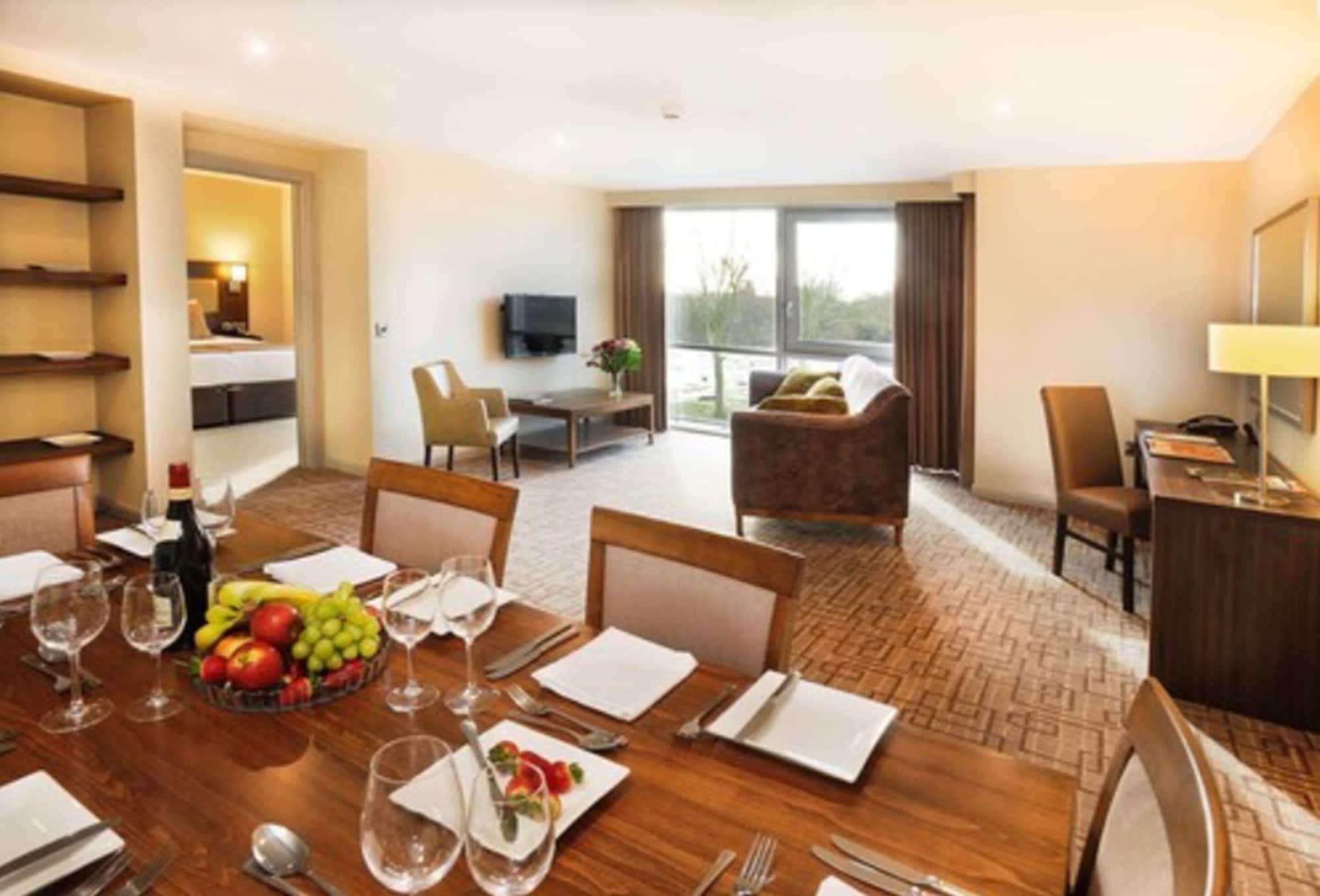 Heston Hyde Hotel 4*