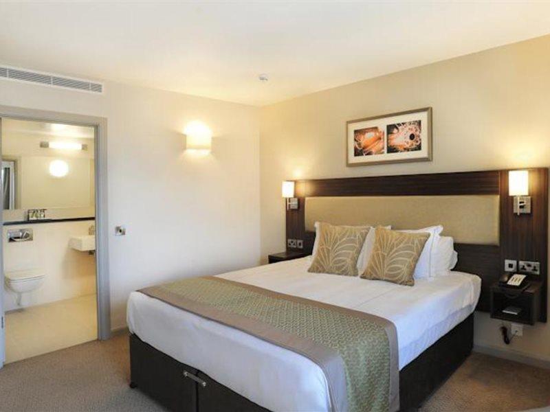Hotel Heston Hyde 4*